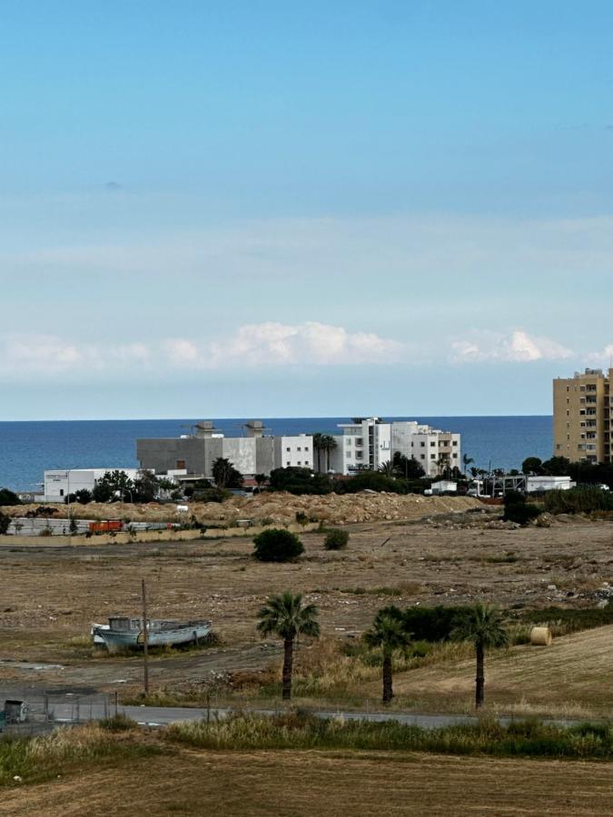 Maestro Sea - View Apartment Larnaca Ngoại thất bức ảnh